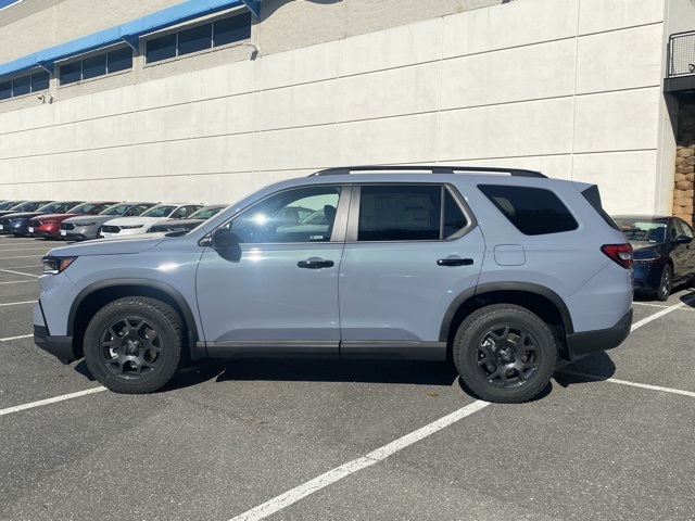 new 2025 Honda Pilot car, priced at $47,718