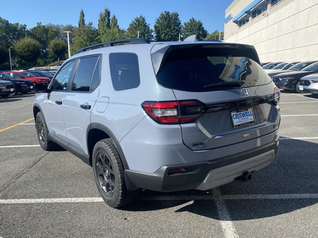 new 2025 Honda Pilot car, priced at $47,718
