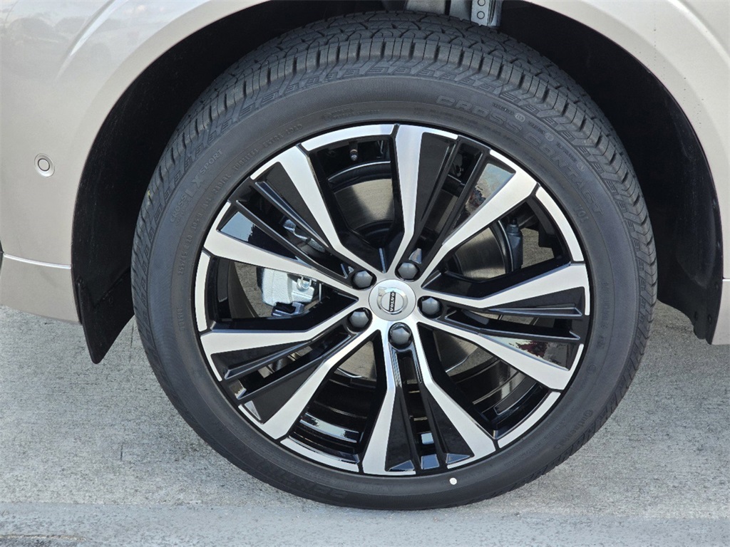 new 2025 Volvo XC60 car, priced at $51,165