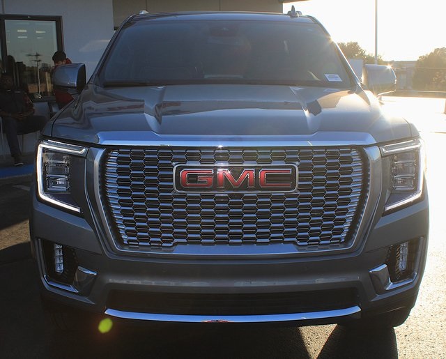 used 2023 GMC Yukon car, priced at $50,649