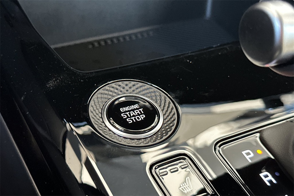 new 2025 Kia Niro car, priced at $31,830