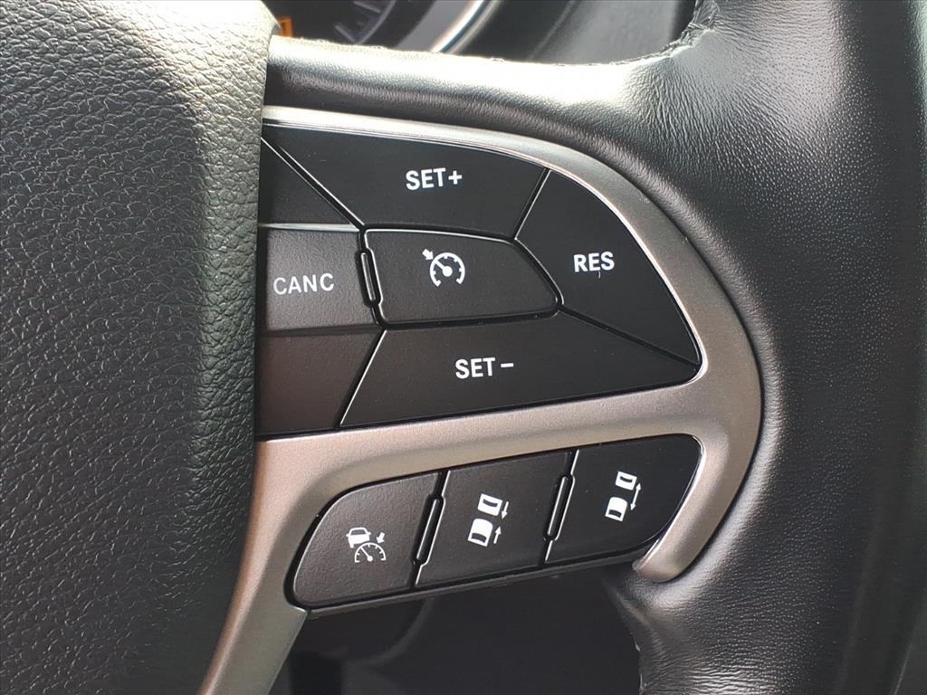 used 2020 Jeep Grand Cherokee car, priced at $25,900