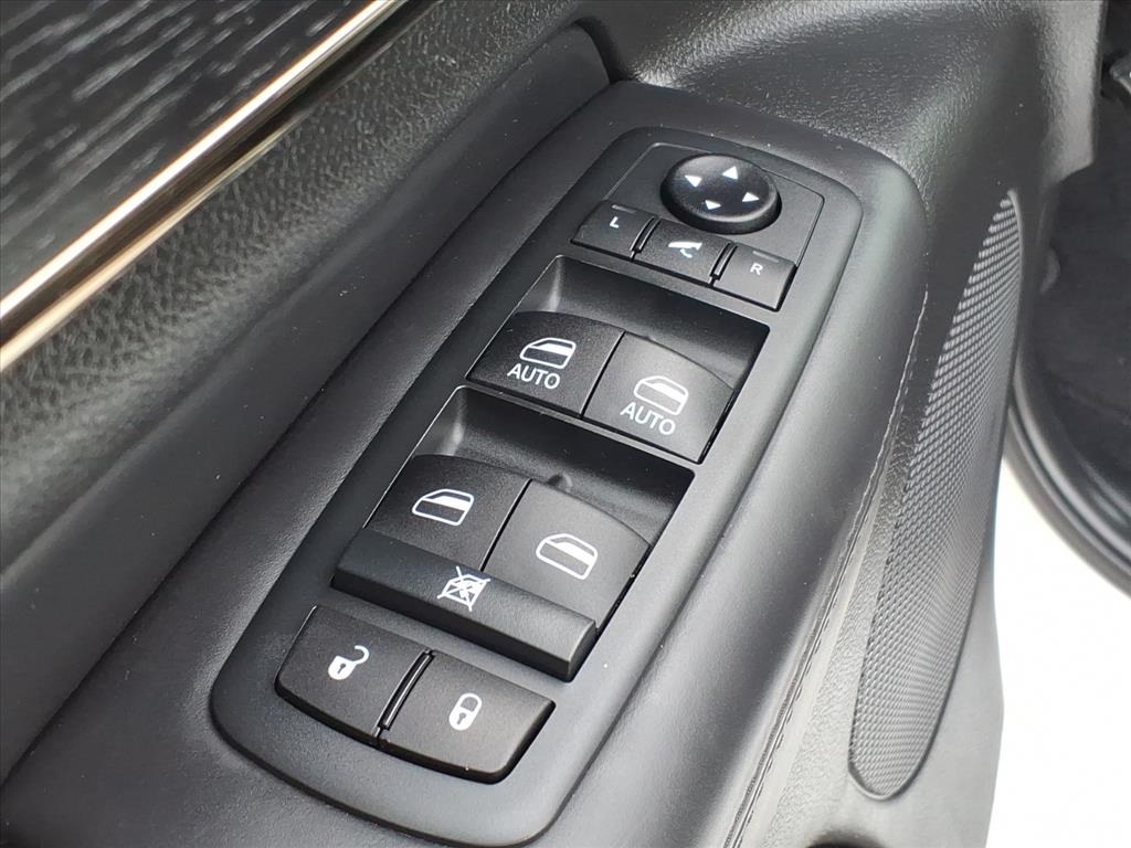 used 2020 Jeep Grand Cherokee car, priced at $25,900