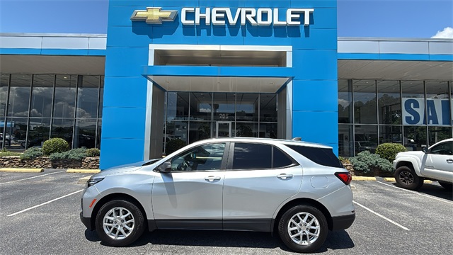 used 2022 Chevrolet Equinox car, priced at $23,999