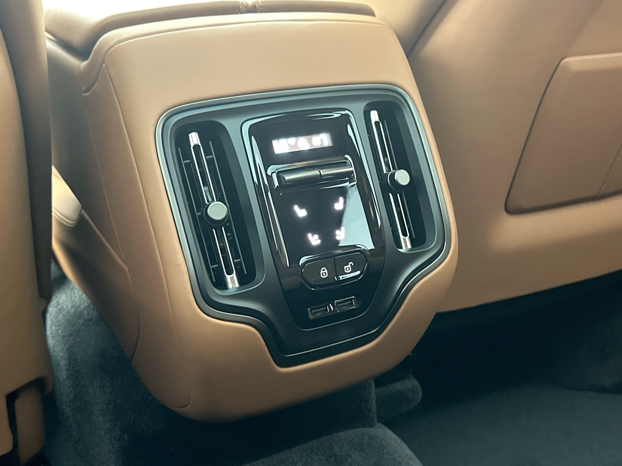 new 2025 Aston Martin DBX 707 car, priced at $259,995