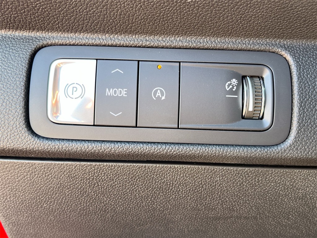 new 2025 Chevrolet Traverse car, priced at $44,115