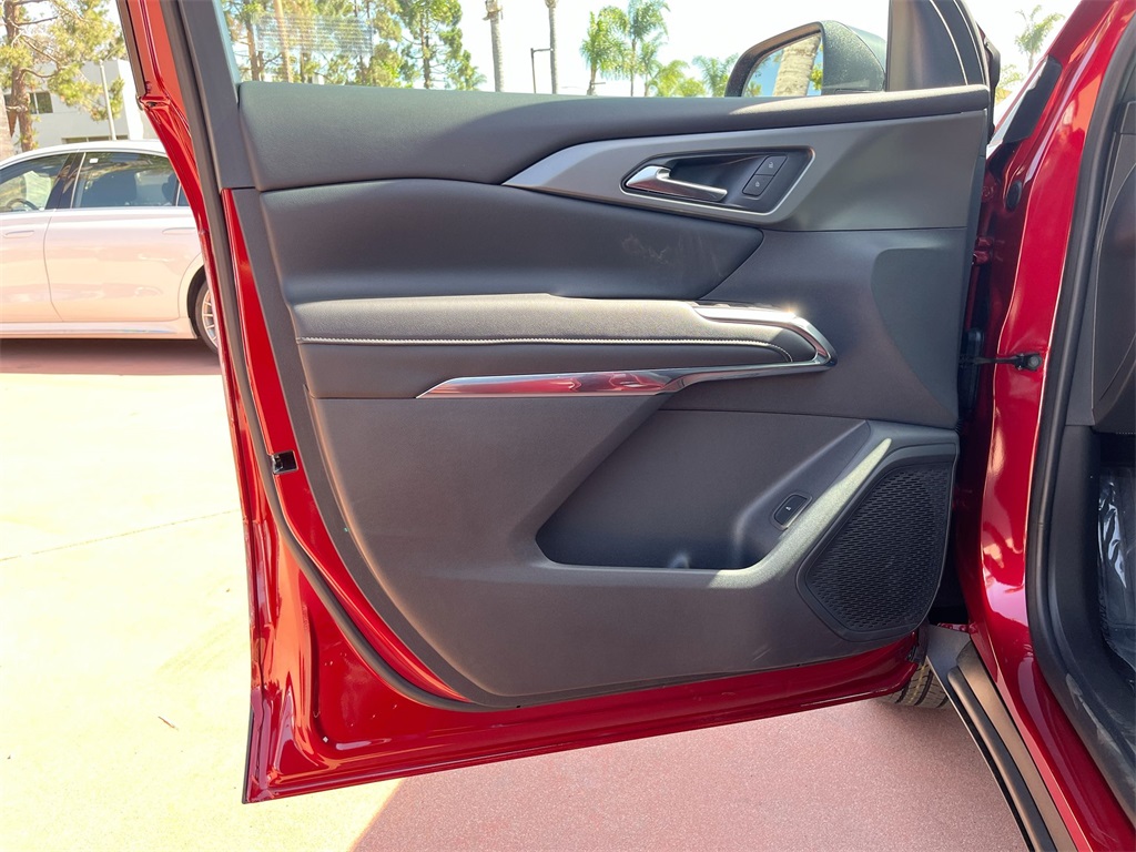 new 2025 Chevrolet Traverse car, priced at $44,115
