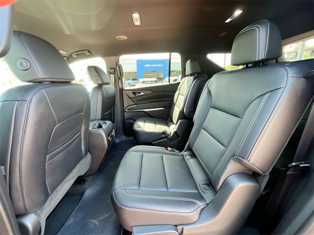 new 2025 Chevrolet Traverse car, priced at $44,115