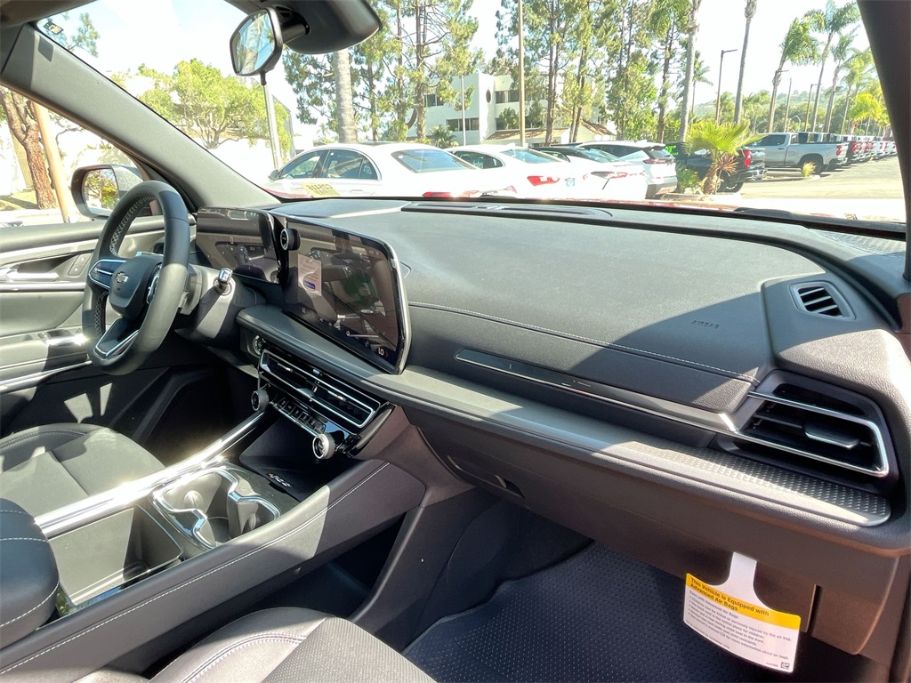 new 2025 Chevrolet Traverse car, priced at $44,115