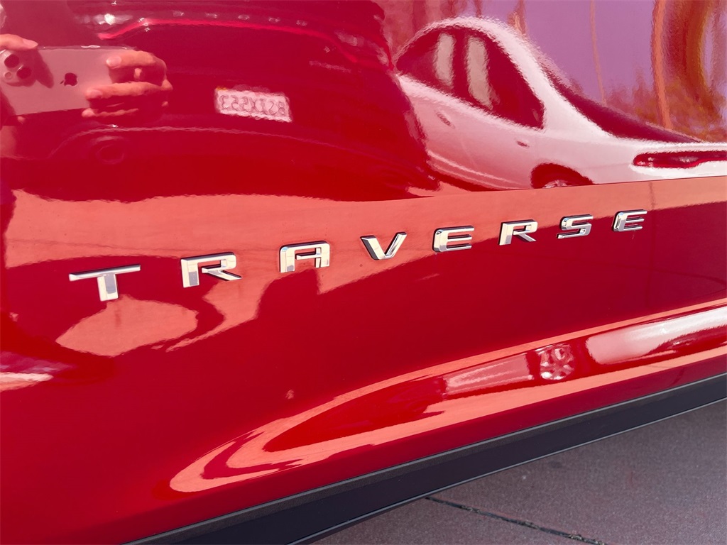 new 2025 Chevrolet Traverse car, priced at $44,115