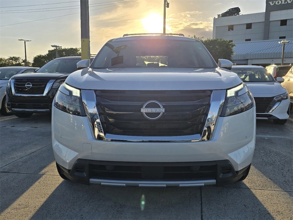 new 2025 Nissan Pathfinder car, priced at $35,964
