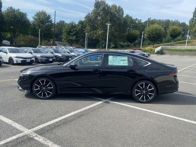 new 2025 Honda Accord Hybrid car, priced at $40,450