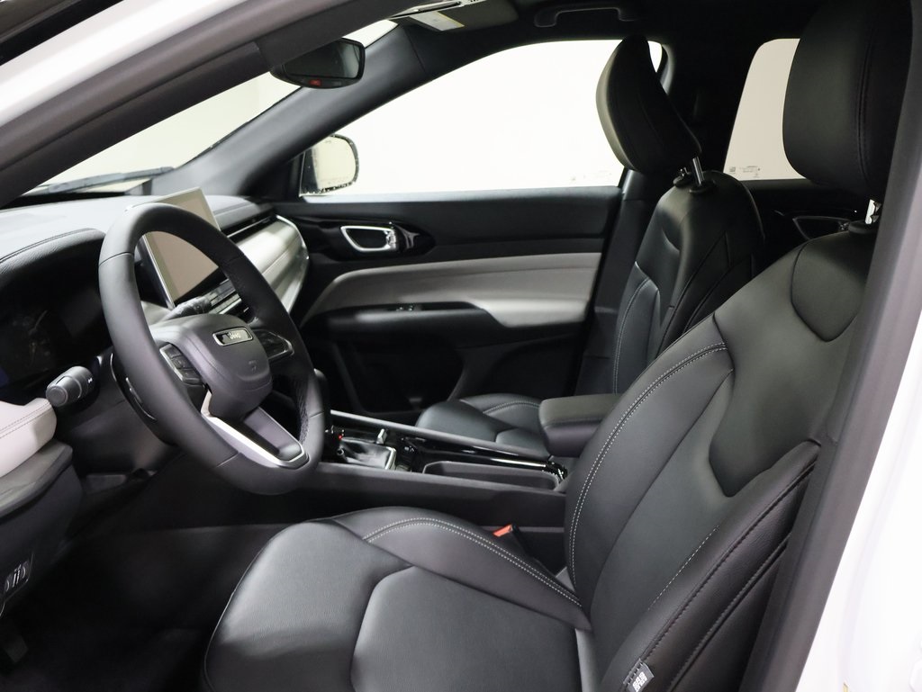 new 2025 Jeep Compass car, priced at $32,898