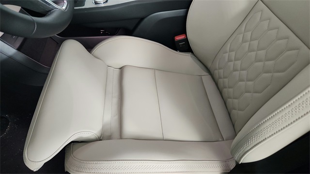 new 2025 Volvo EX90 car, priced at $86,290
