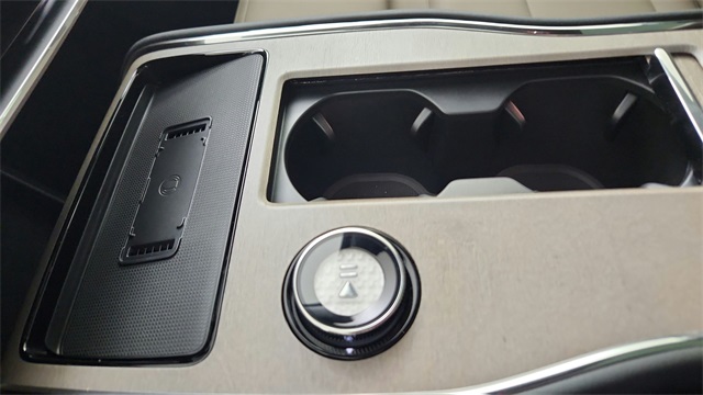 new 2025 Volvo EX90 car, priced at $86,290