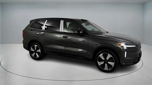 new 2025 Volvo EX90 car, priced at $86,290