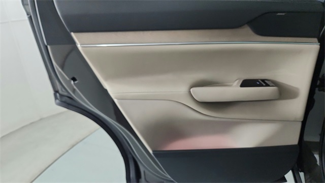 new 2025 Volvo EX90 car, priced at $86,290
