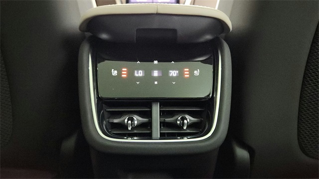 new 2025 Volvo EX90 car, priced at $86,290
