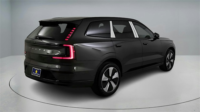 new 2025 Volvo EX90 car, priced at $86,290
