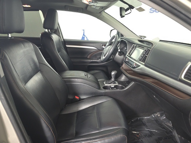 used 2016 Toyota Highlander car, priced at $14,922