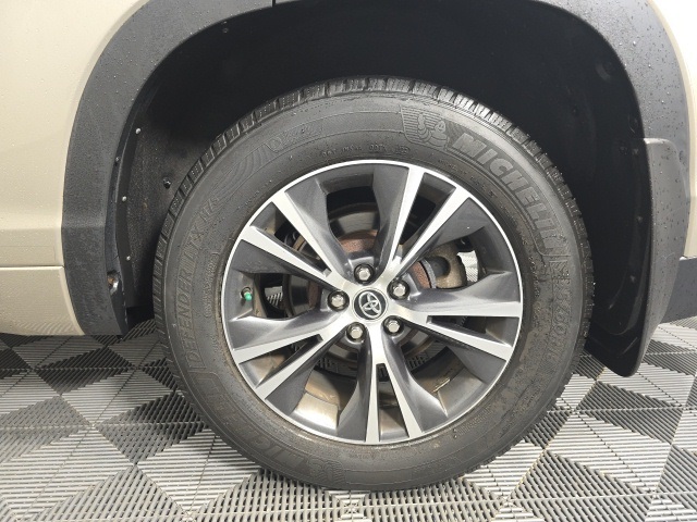 used 2016 Toyota Highlander car, priced at $14,922