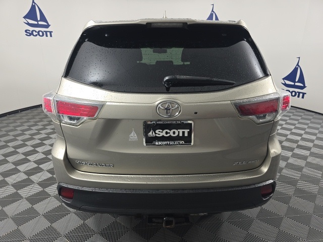 used 2016 Toyota Highlander car, priced at $14,922
