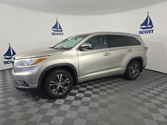 used 2016 Toyota Highlander car, priced at $14,922