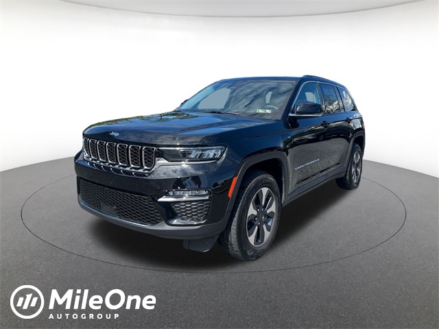used 2024 Jeep Grand Cherokee car, priced at $27,911