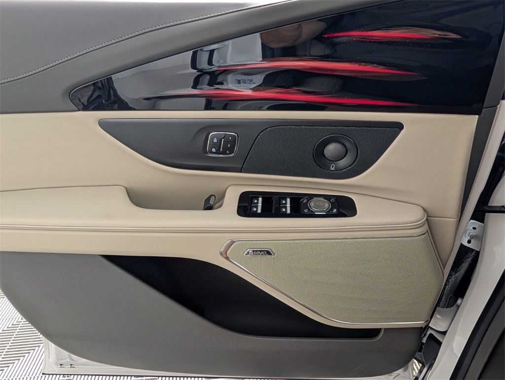 new 2025 Lincoln Nautilus car, priced at $64,757