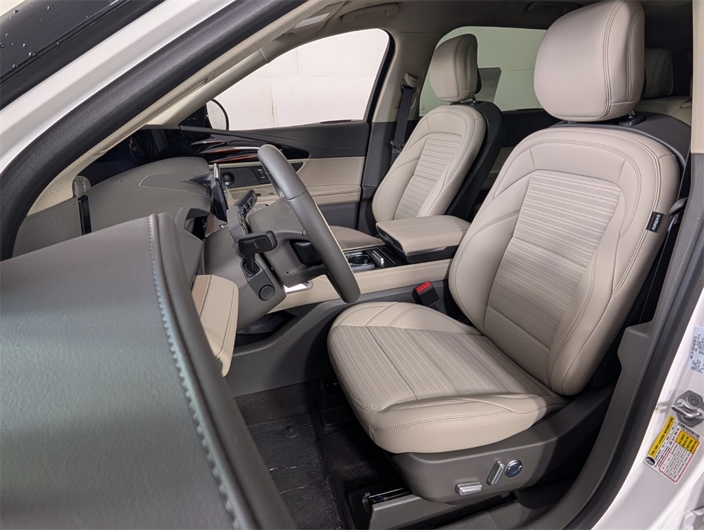 new 2025 Lincoln Nautilus car, priced at $64,757