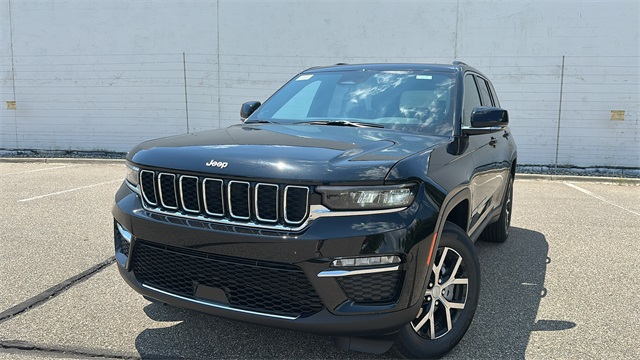 new 2025 Jeep Grand Cherokee car, priced at $48,515