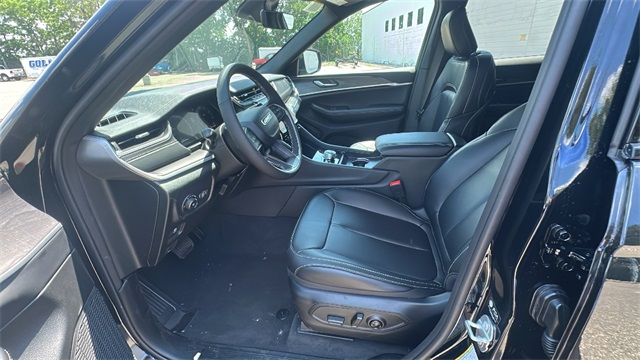 new 2025 Jeep Grand Cherokee car, priced at $48,515