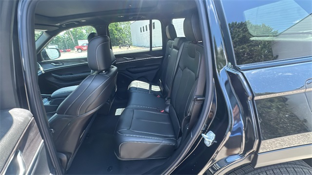 new 2025 Jeep Grand Cherokee car, priced at $48,515