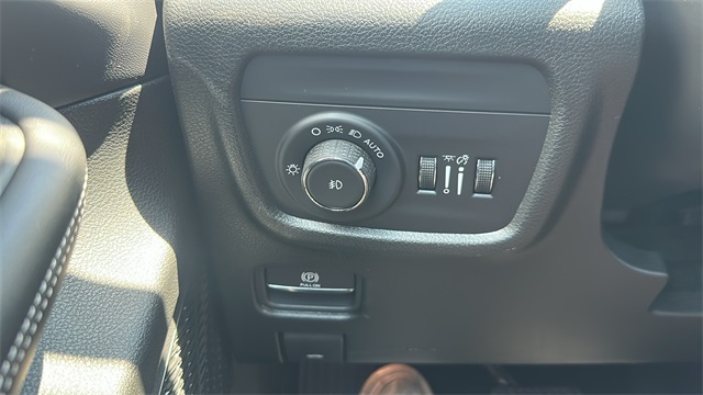 new 2025 Jeep Grand Cherokee car, priced at $48,515