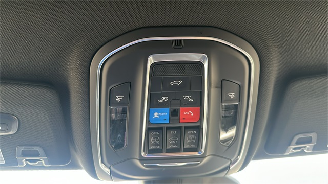 new 2025 Jeep Grand Cherokee car, priced at $48,515