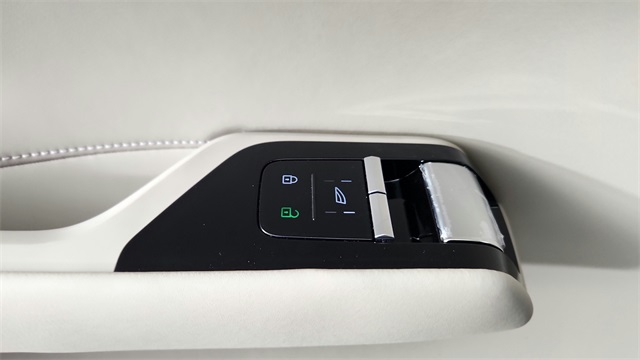 new 2025 Volvo EX90 car, priced at $87,835