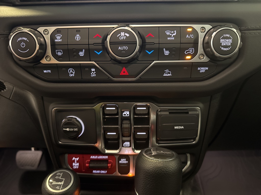 new 2025 Jeep Gladiator car, priced at $52,240