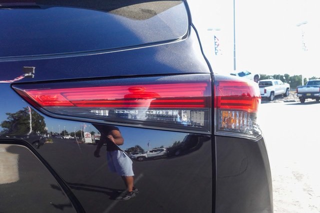 used 2022 Toyota Highlander car, priced at $33,455