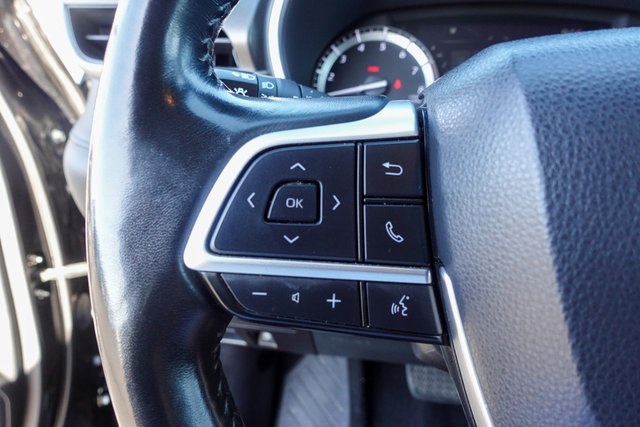 used 2022 Toyota Highlander car, priced at $33,455