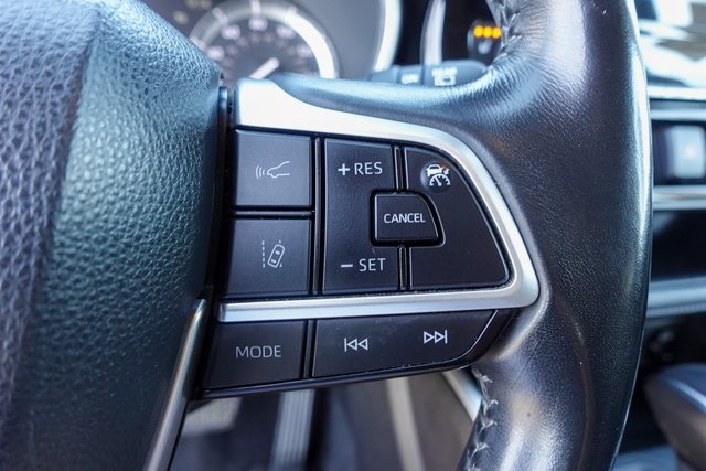 used 2022 Toyota Highlander car, priced at $33,455
