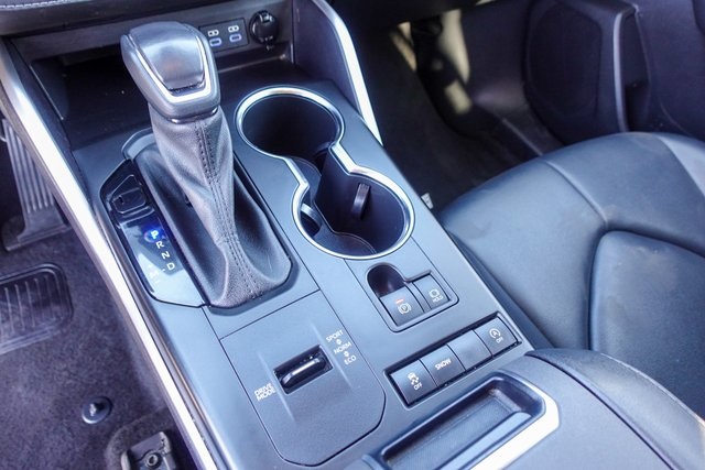 used 2022 Toyota Highlander car, priced at $33,455