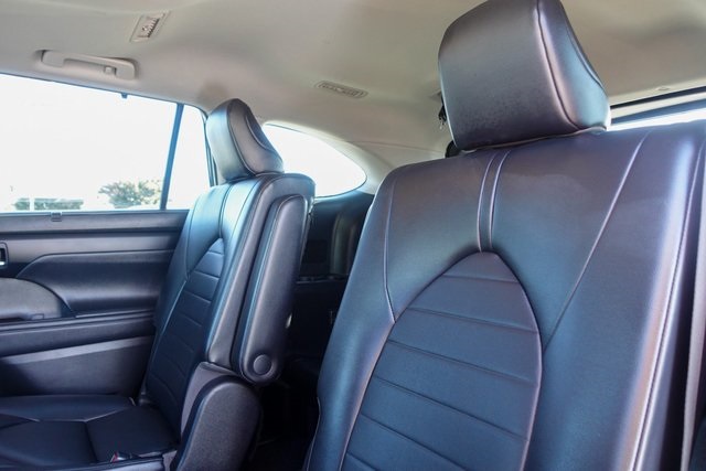 used 2022 Toyota Highlander car, priced at $33,455