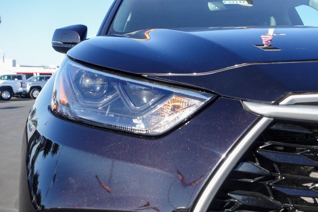 used 2022 Toyota Highlander car, priced at $33,455