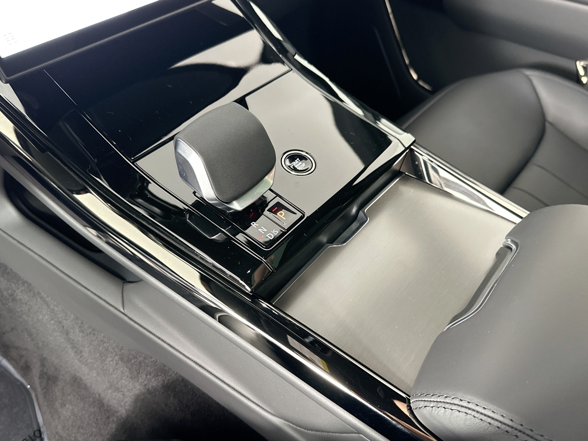 new 2025 Land Rover Range Rover Sport car, priced at $88,590