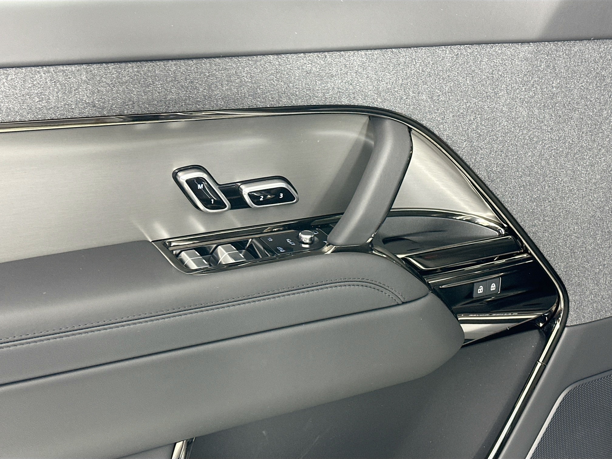 new 2025 Land Rover Range Rover Sport car, priced at $88,590