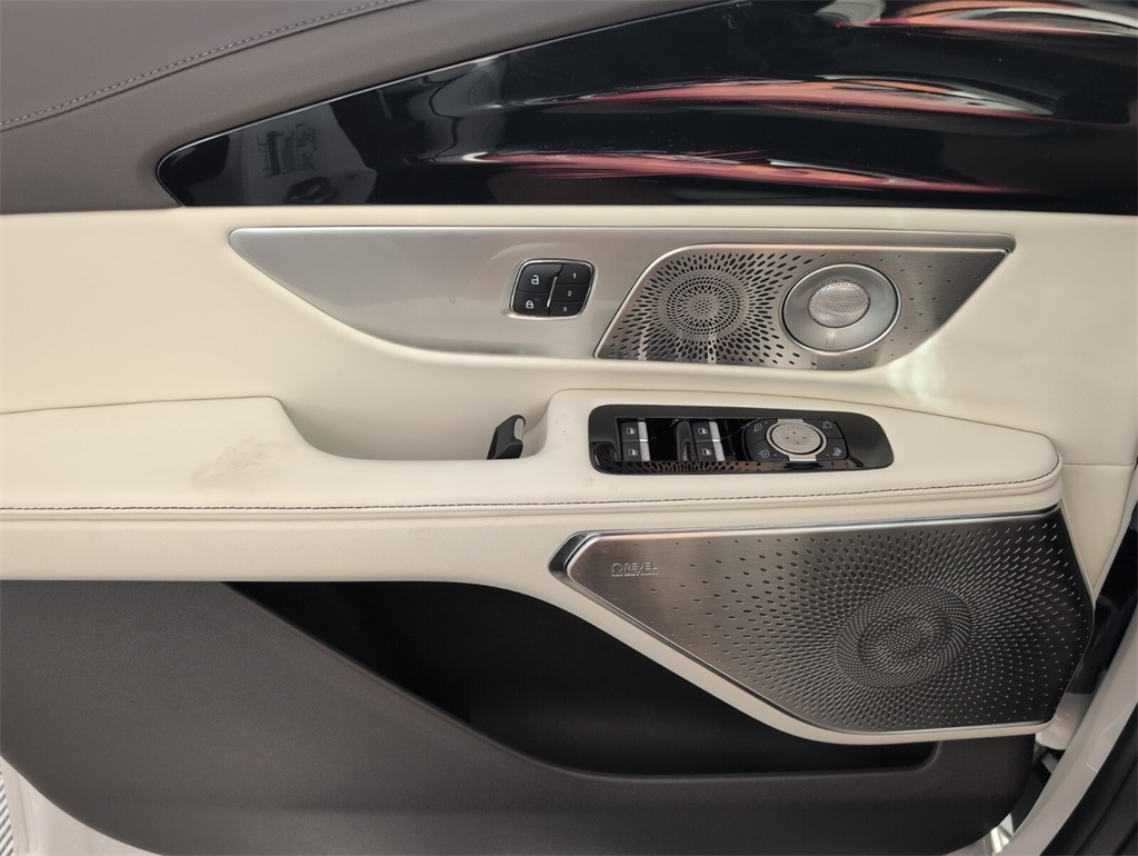 new 2025 Lincoln Nautilus car, priced at $81,576