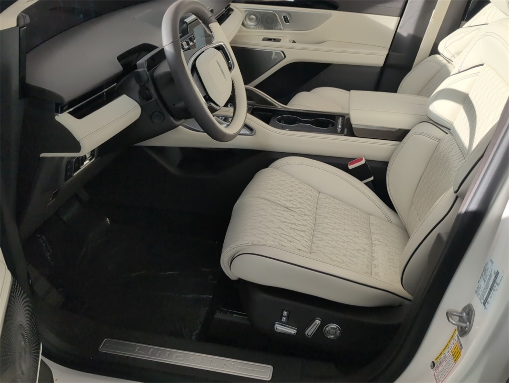 new 2025 Lincoln Nautilus car, priced at $81,576