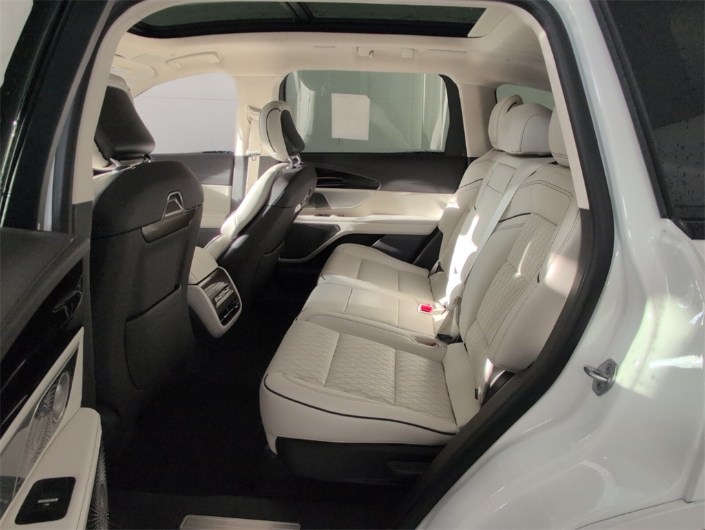 new 2025 Lincoln Nautilus car, priced at $81,576