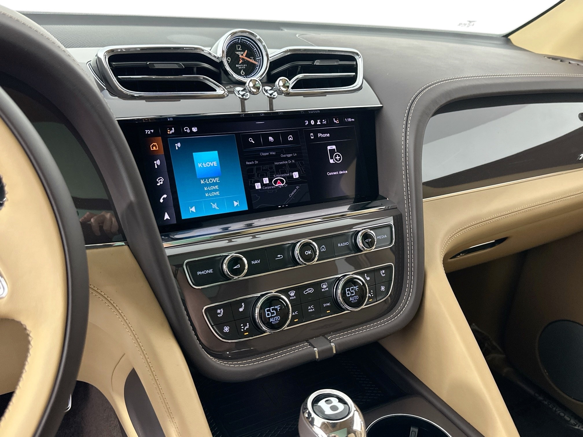 new 2025 Bentley Bentayga EWB car