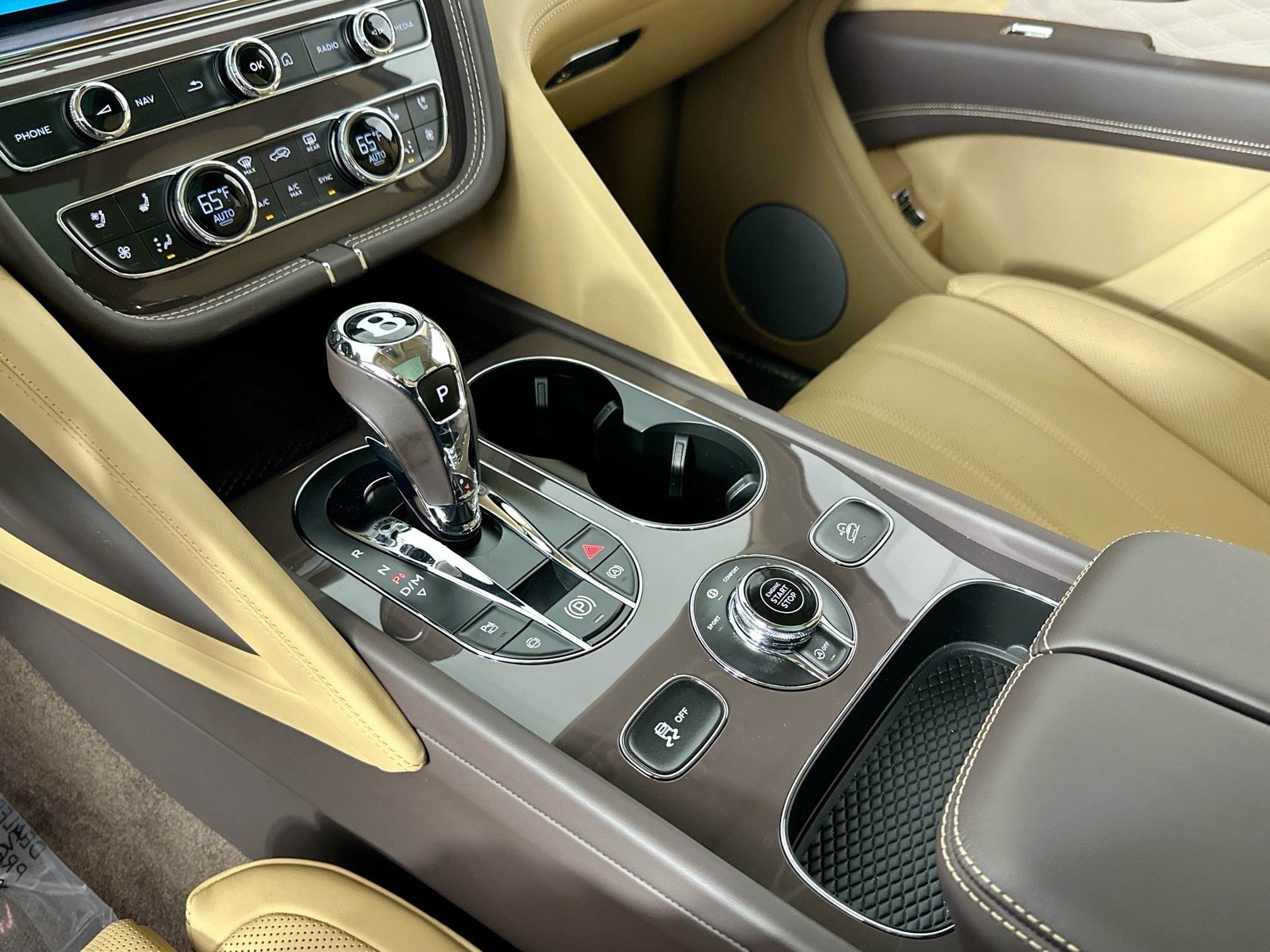 new 2025 Bentley Bentayga EWB car
